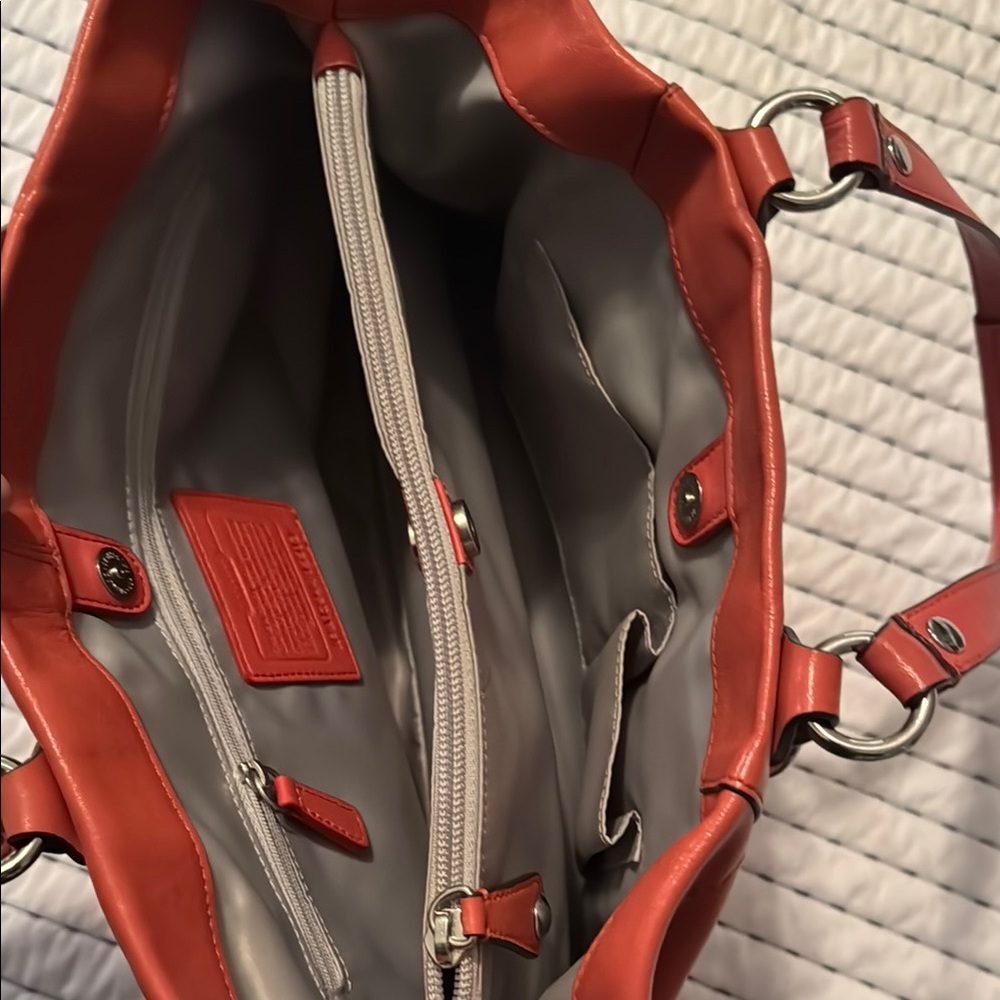 Coach shoulder bag, salmon color - Picture 4 of 5